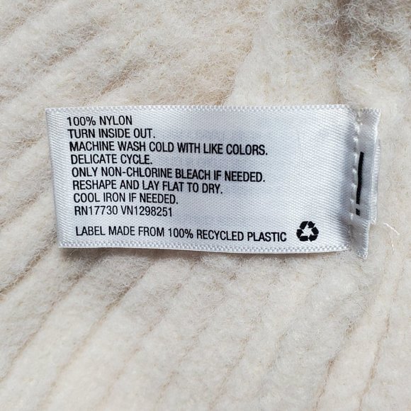 NWT A New Day Cream V-Neck Fuzzy Sweater Tank Top Women's Large - Picture 7 of 11